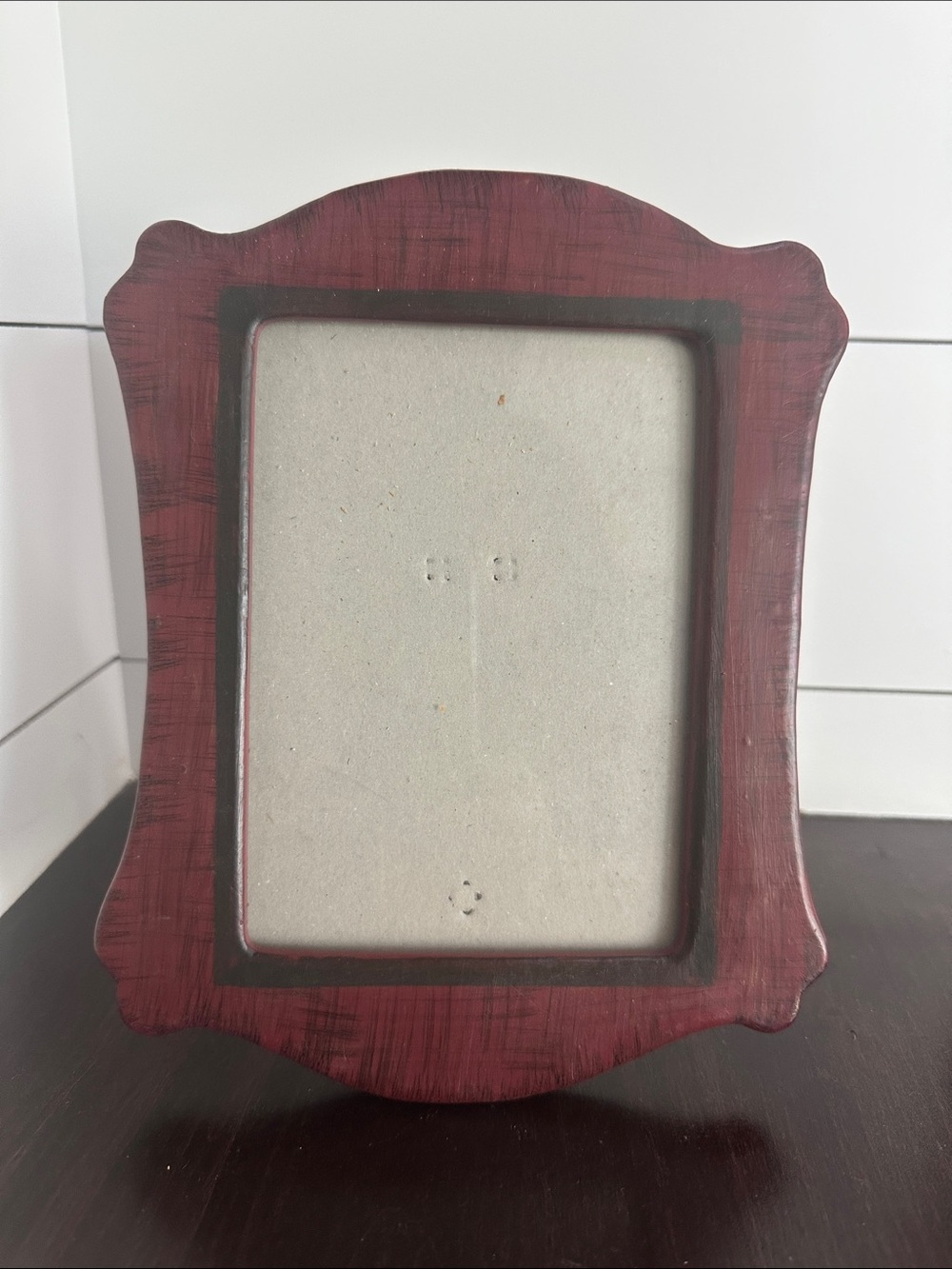 Classic Red Wood-Finish Picture Frame